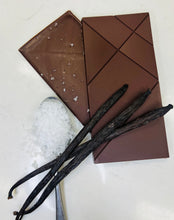 Load image into Gallery viewer, Vietnam - Dak-Lak 60% Cacao Vanilla Bean and Sea Salt